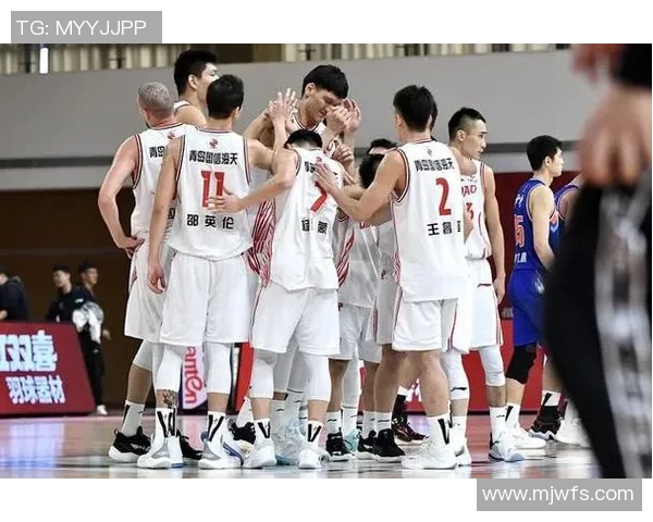 上海篮球队的团队协作精神与战术配合探讨