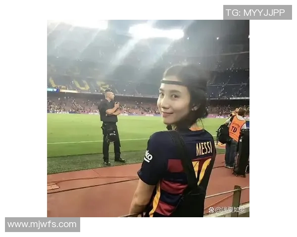女生对足球明星的热爱与追星文化的深度剖析与探讨 女生对足球明星的热爱与追星文化的深度剖析与探讨