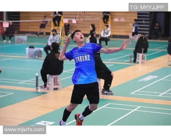 成都羽毛球队阵地战打法深度解析与战术应用探讨 成都羽毛球队阵地战打法深度解析与战术应用探讨