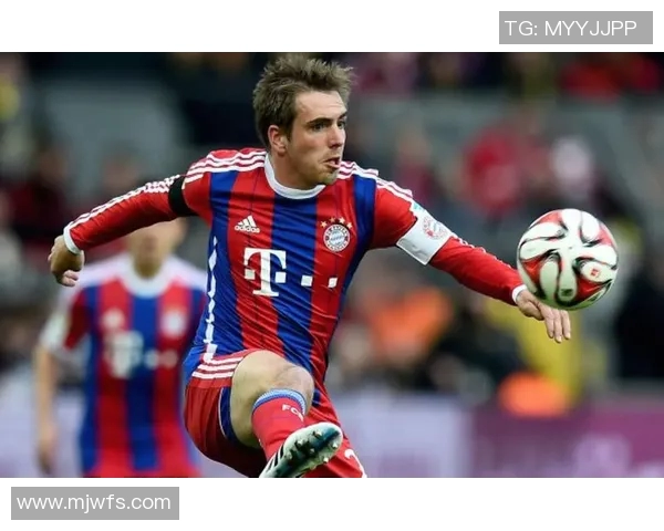 欧洲足球明星的日常生活瞬间揭秘与背后的故事分享